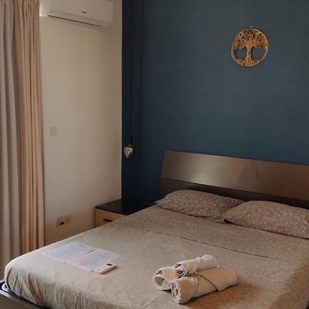 Airport Accommodation Bedroom With Bathroom Self Check In And Self Check Out Air-Condition Included Mqabba Dış mekan fotoğraf