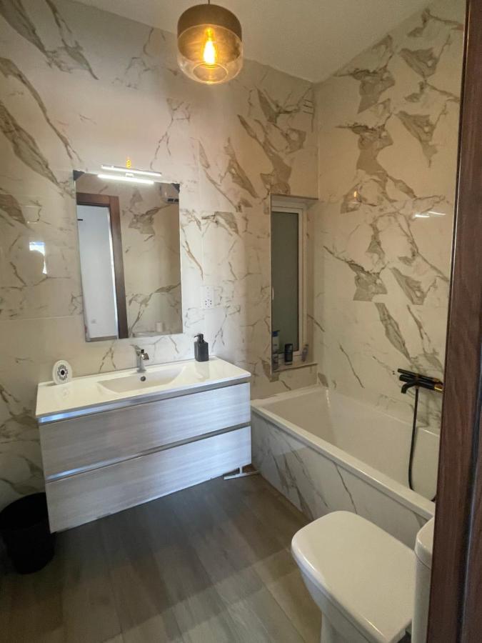 Airport Accommodation Bedroom With Bathroom Self Check In And Self Check Out Air-Condition Included Mqabba Dış mekan fotoğraf