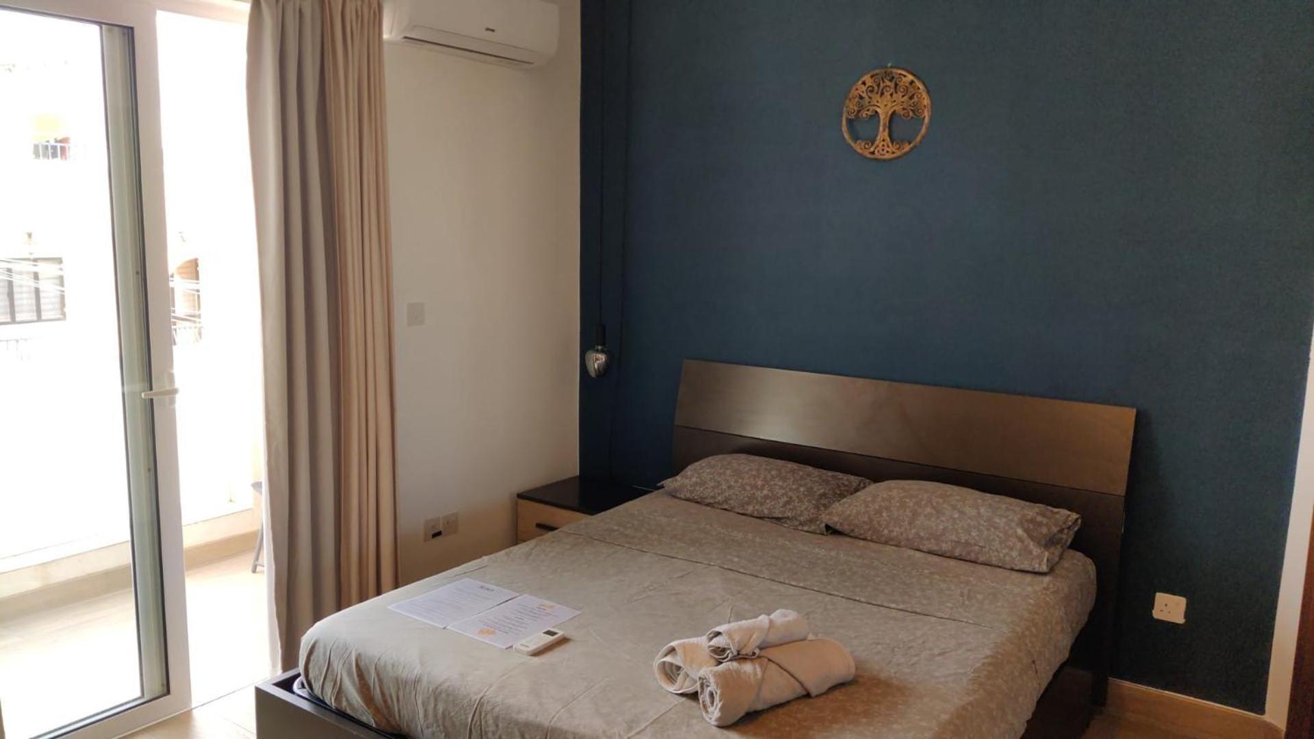 Airport Accommodation Bedroom With Bathroom Self Check In And Self Check Out Air-Condition Included Mqabba Dış mekan fotoğraf